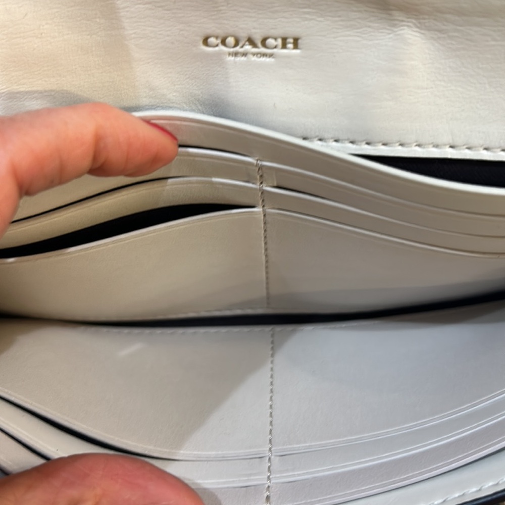 Coach signature slim envelope wallet with buttery soft interior leather - Picture 5 of 11